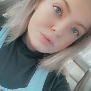 Meet your Posher, Chloe